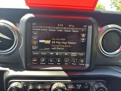 Used 2020 Jeep Wrangler Unlimited Sahara AWD/4WD image 22