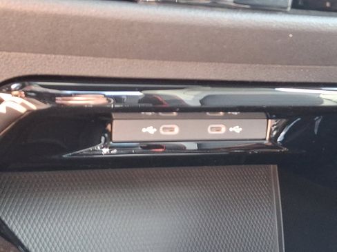 New 2025 Volkswagen GTI SE image 16