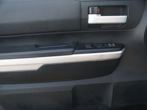 Used 2017 Toyota Tundra SR5 image 29