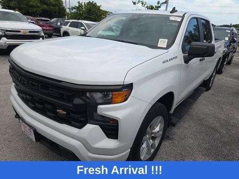Used 2022 Chevrolet Silverado 1500 Custom RWD image 3