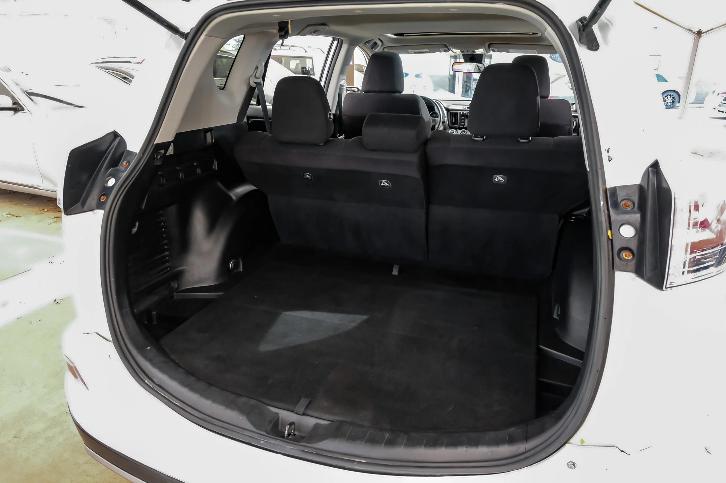 Used 2018 Toyota RAV4 XLE w/ Plus Extra Value Package FWD image 51