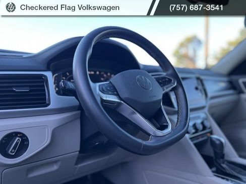 Used 2022 Volkswagen Atlas SE w/ Panoramic Sunroof Package image 22
