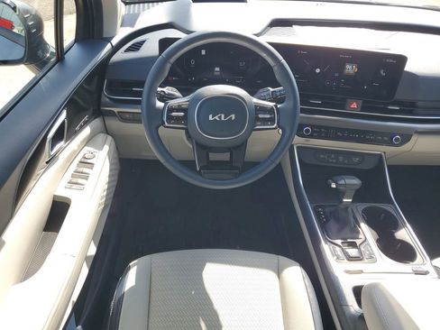 Used 2025 Kia Carnival SX Prestige image 28