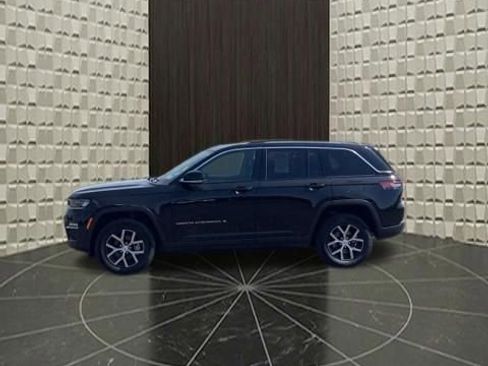 Certified 2023 Jeep Grand Cherokee Limited w/ Luxury Tech Group II AWD/4WD image 8