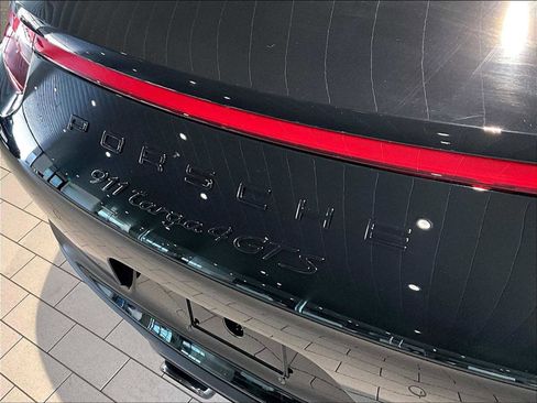 Used 2018 Porsche 911 Targa 4 GTS image 37