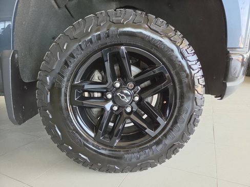 Used 2020 Chevrolet Silverado 1500 Custom Trail Boss w/ Custom Convenience Package AWD/4WD image 10