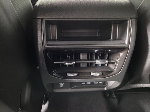 Used 2026 Jeep Grand Cherokee Altitude RWD image 25