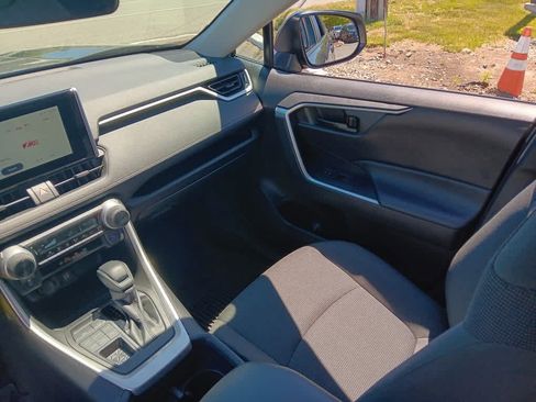 Used 2023 Toyota RAV4 LE AWD/4WD image 12
