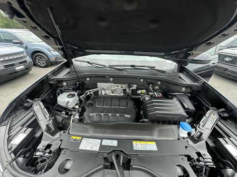 Used 2025 Volkswagen Atlas SE AWD/4WD image 36