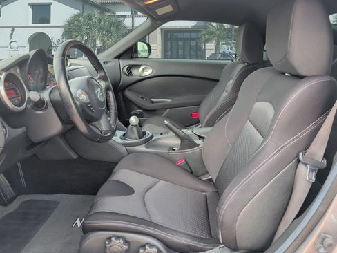 Used 2019 Nissan 370Z Coupe RWD image 11