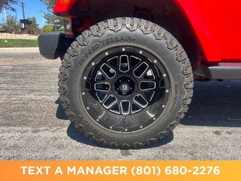 Used 2016 Jeep Wrangler Unlimited Sahara w/ Connectivity Group AWD/4WD image 8