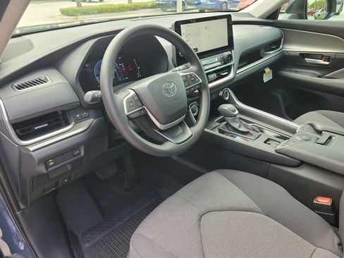 New 2026 Toyota Grand Highlander FWD image 15