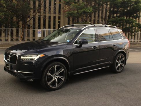 Used 2017 Volvo XC90 T6 Momentum AWD/4WD image 12