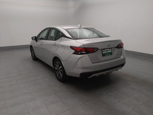 Used 2021 Nissan Versa SV FWD image 5