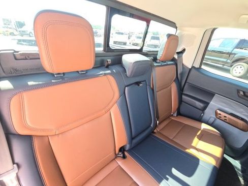 Used 2023 Ford Maverick Lariat w/ Lariat Luxury Package AWD/4WD image 14