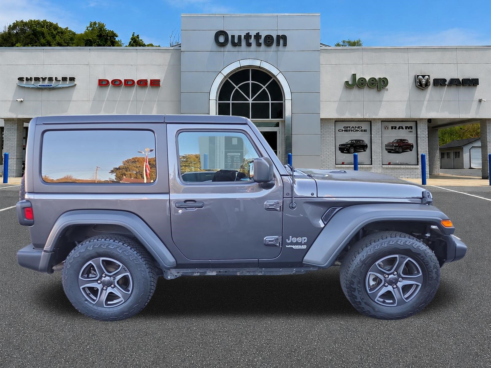Certified 2019 Jeep Wrangler Sport AWD/4WD image 2