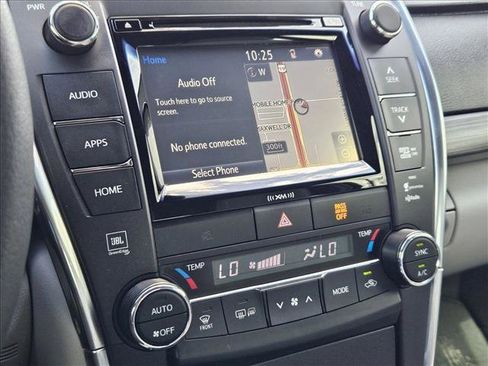 Used 2017 Toyota Camry XLE w/ Moonroof Package FWD image 15