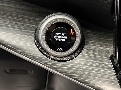 Used 2024 Jeep Wagoneer Series II w/ Flexible Seating Group image 54