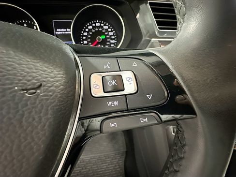 Used 2020 Volkswagen Tiguan SE w/ 3rd Row Seat Package AWD/4WD image 38
