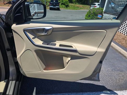 Used 2013 Volvo XC60 3.2 FWD image 17