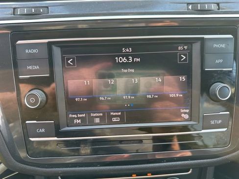 Used 2018 Volkswagen Tiguan S image 15