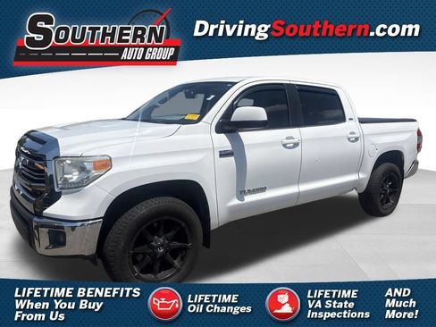Used 2017 Toyota Tundra SR5 w/ SR5 Upgrade Package AWD/4WD image 1
