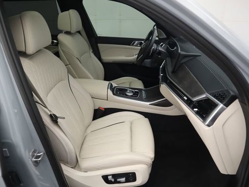 Used 2024 BMW X7 M60i w/ Executive Package image 21