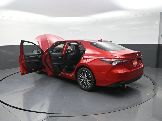 Used 2023 Toyota Camry XLE w/ Cold Weather Package FWD image 42