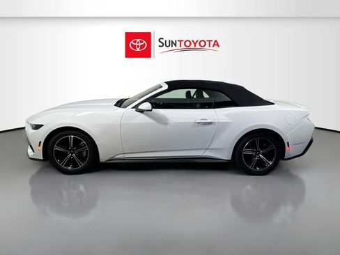 Used 2025 Ford Mustang Premium RWD image 7