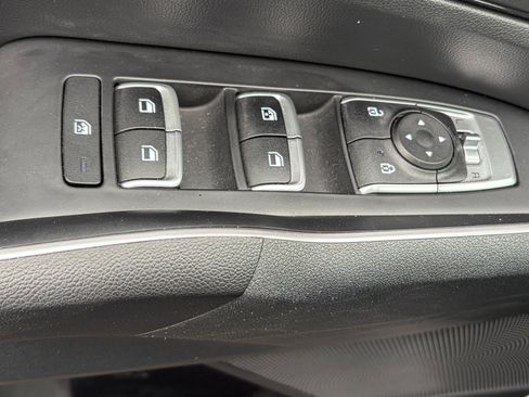 Certified 2022 Kia Sorento LX FWD image 8