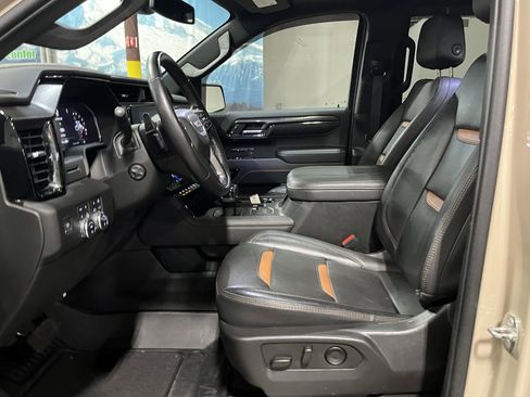 Used 2023 GMC Sierra 1500 AT4 w/ AT4 Premium Package image 12