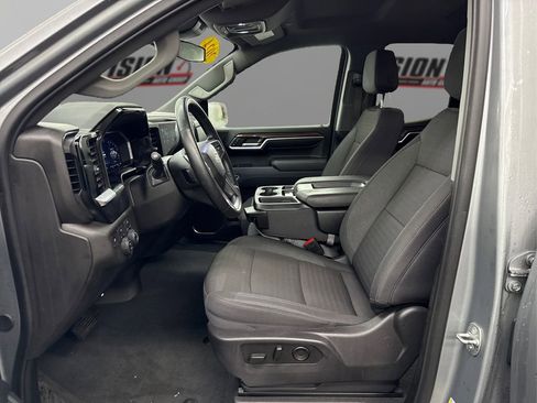 Used 2024 Chevrolet Silverado 1500 LT image 9