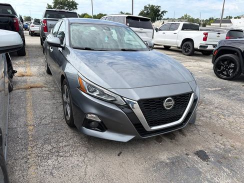Used 2020 Nissan Altima 2.5 SL FWD image 1