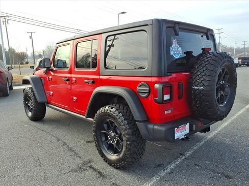 Used 2025 Jeep Wrangler Willys image 13
