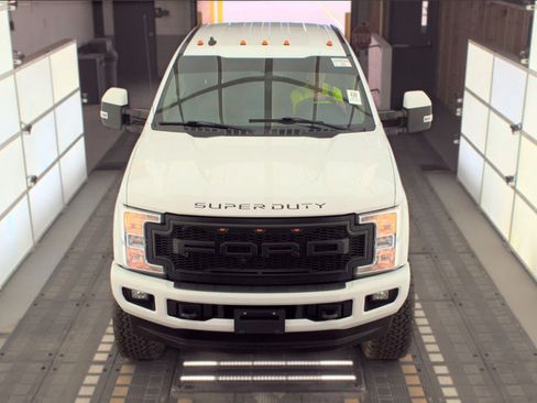 Used 2019 Ford F250 Lariat AWD/4WD image 6