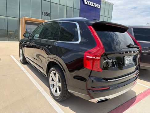 Used 2021 Volvo XC90 T5 Momentum w/ Climate Package FWD image 5