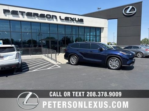 Used 2024 Toyota Highlander Platinum AWD/4WD image 1