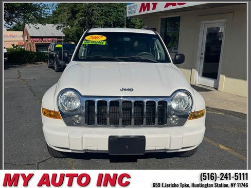 Used 2007 Jeep Liberty Limited AWD/4WD image 2