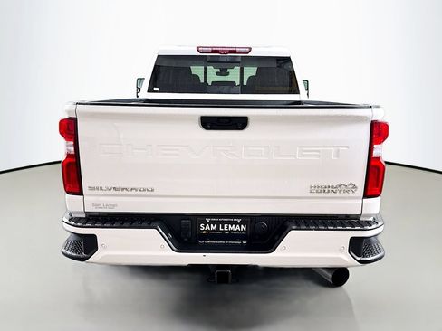 Used 2022 Chevrolet Silverado 2500 High Country w/ Z71 Off-Road Package AWD/4WD image 6