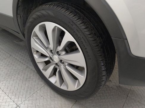 Used 2020 Buick Encore Preferred w/ Safety Package image 31