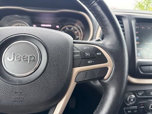 Used 2014 Jeep Cherokee Limited w/ Luxury Group AWD/4WD image 20