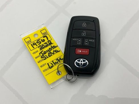 Used 2022 Toyota Sienna LE FWD image 20