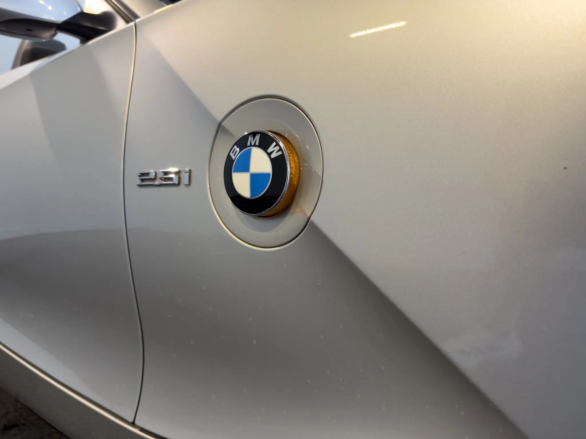 Used 2003 BMW Z4 2.5i RWD image 23