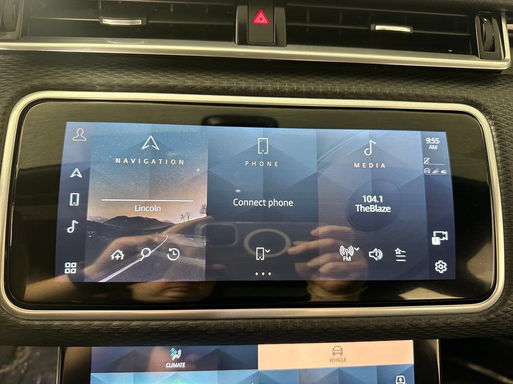 Used 2021 Land Rover Range Rover Velar R-Dynamic S AWD/4WD image 28