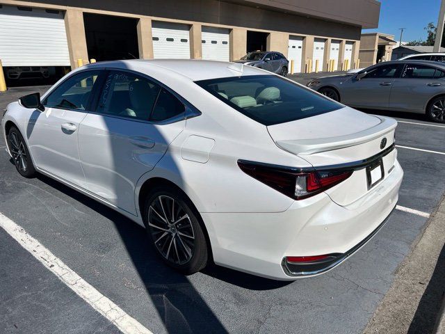 Used 2023 Lexus ES 300h w/ Premium Package FWD image 5