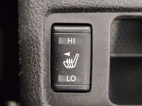 Used 2017 Nissan Rogue SV FWD image 5