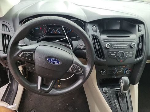 Used 2017 Ford Focus SE image 8