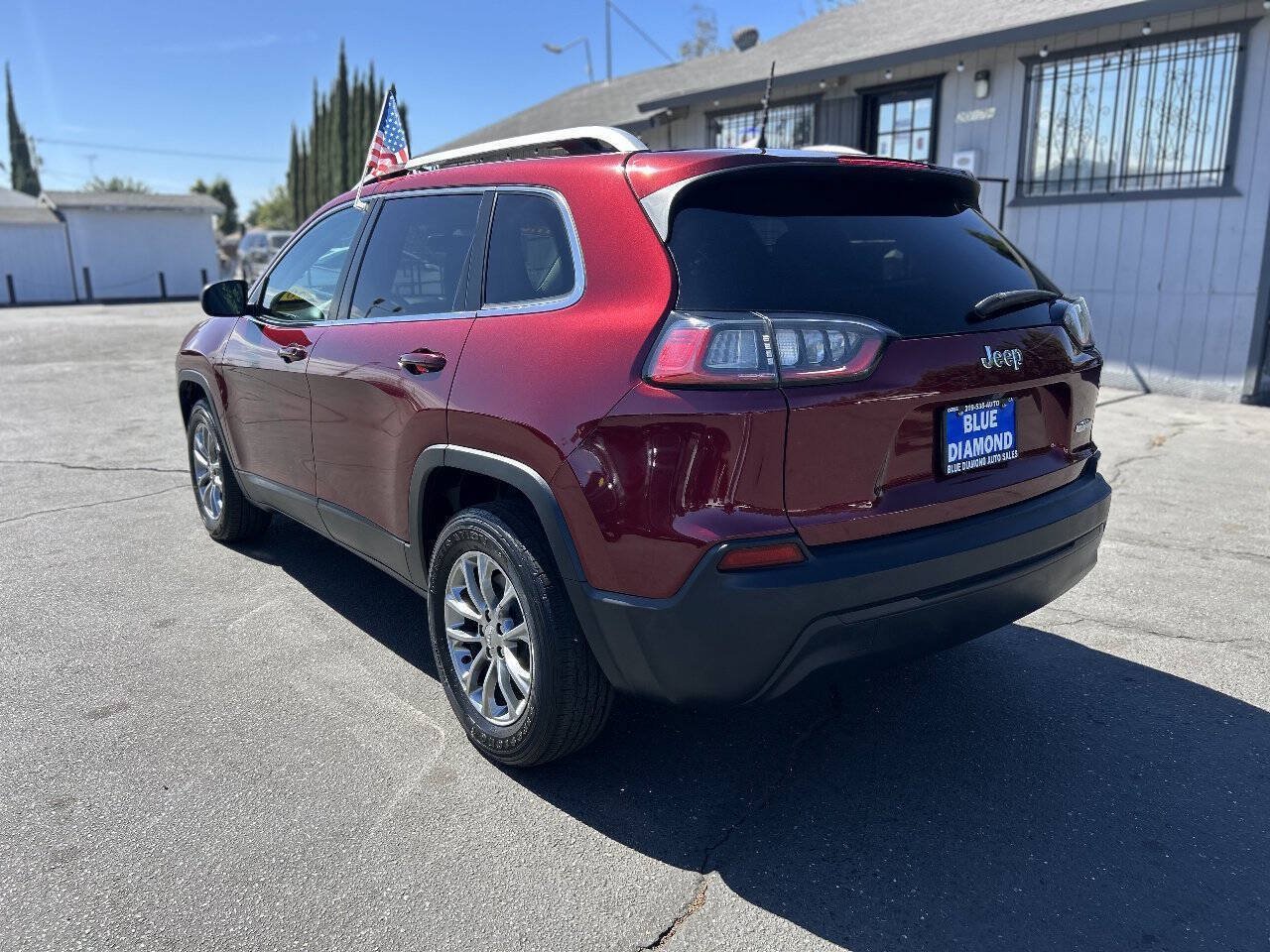 Used 2019 Jeep Cherokee Latitude Plus w/ Comfort/Convenience Group AWD/4WD image 4