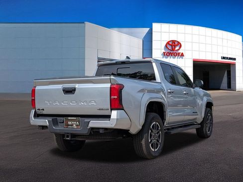Used 2025 Toyota Tacoma TRD Sport w/ TRD Sport Upgrade Package AWD/4WD image 10