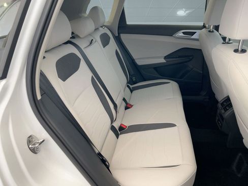 New 2026 Volkswagen Taos SE image 28